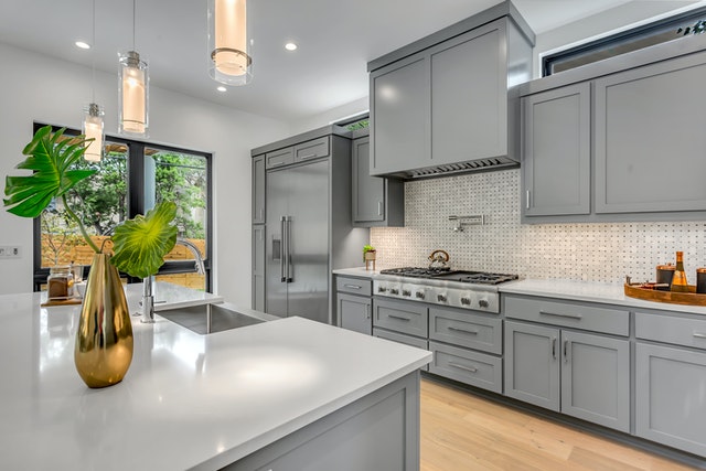 5 Reasons to Hire a Professional to Paint Kitchen Cabinets